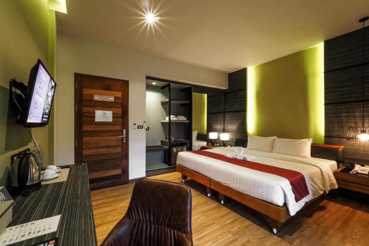 The Glory Gold Hotel Khao Lak Buitenkant foto