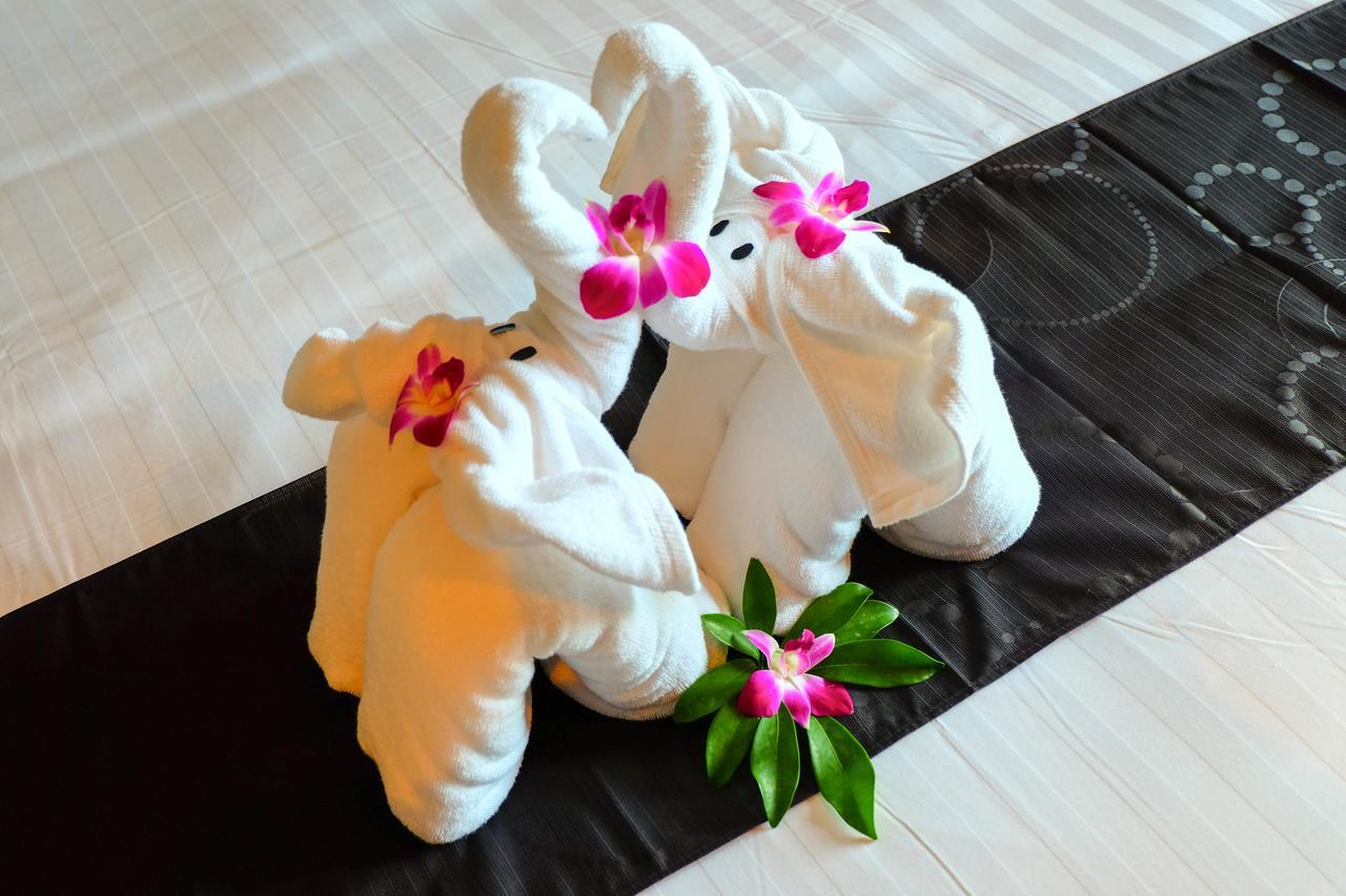 The Glory Gold Hotel Khao Lak Buitenkant foto