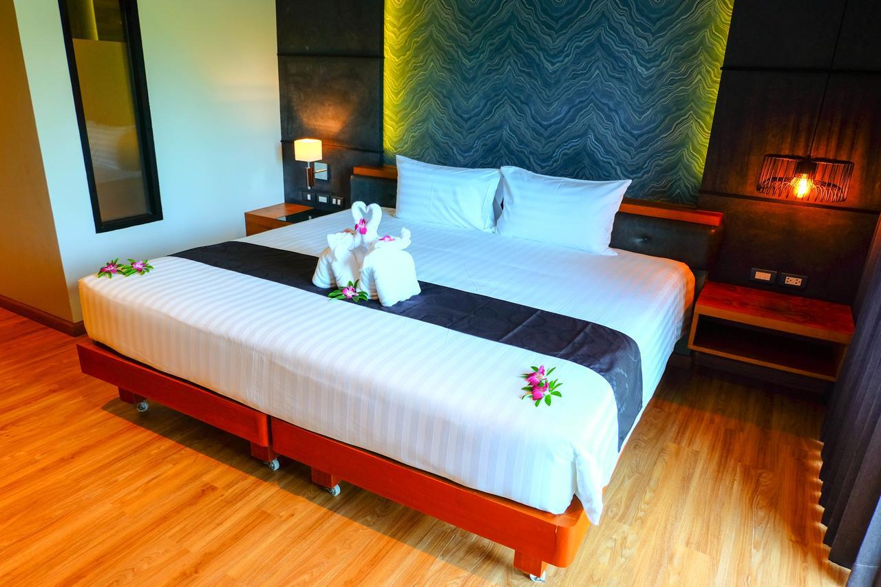 The Glory Gold Hotel Khao Lak Buitenkant foto